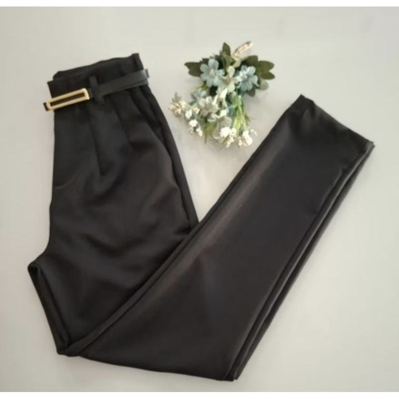 ✨ Calça Alfaiataria com Cinto