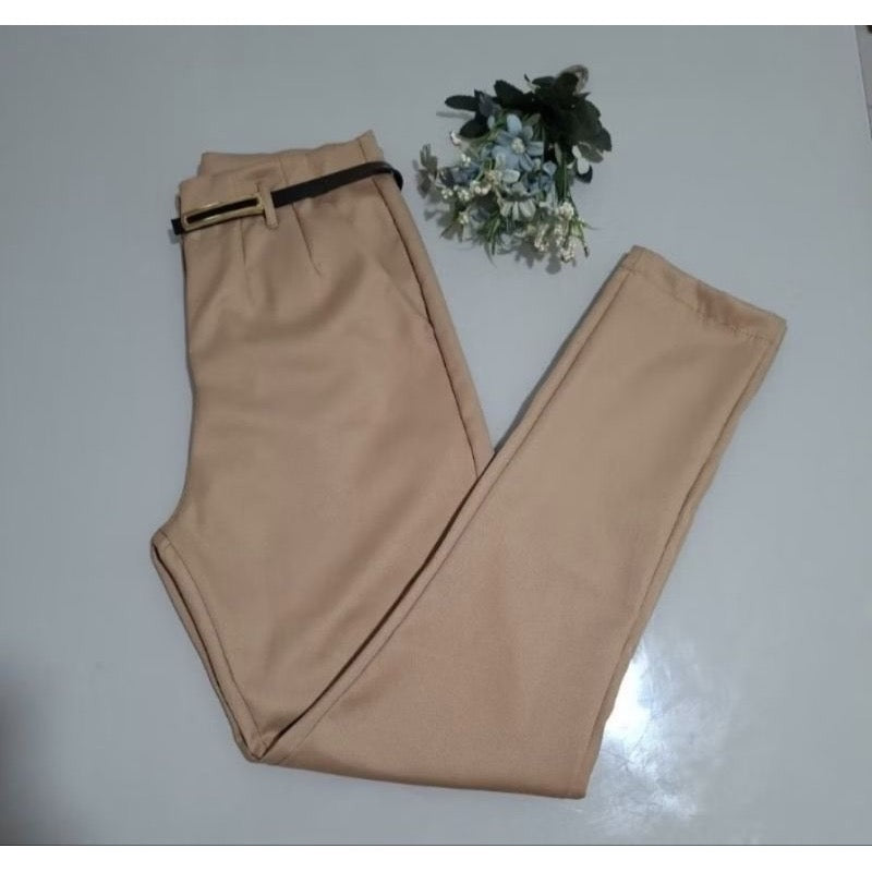 ✨ Calça Alfaiataria com Cinto