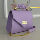 Bolsa Feminina Estruturada com Alça Dourada – Exclusive Bags